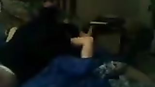 Fidanzata troia filmata mentre tradisce con suo cugino