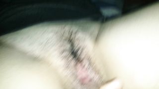 Vibratore nella figa pelosa della mia troia