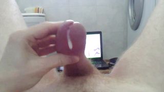 Schizzato addosso da solo