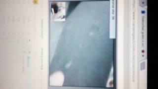 Amico Taurus sborra sulle foto di mia moglie