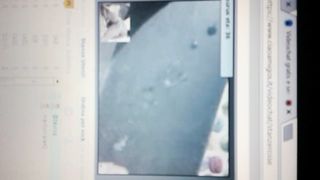 Amico Taurus sborra sulle foto di mia moglie