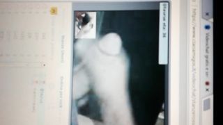 Amico Taurus sborra sulle foto di mia moglie