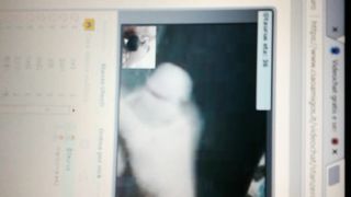 Amico Taurus sborra sulle foto di mia moglie