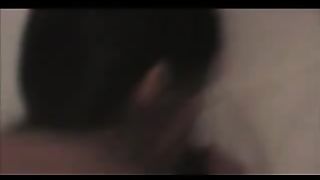 Inculata mentre spompina il dildo