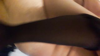 Il cornuto guarda la moglie che scopa con l' amico