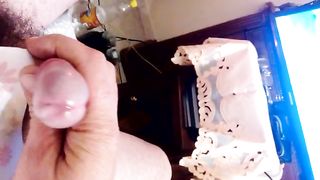 L'amico sborra sul video di mia moglie