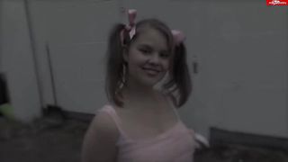 Ragazza tedesca ingoia tanta sborra 3