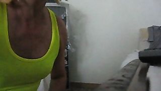 Pamela trav che fa un pompino