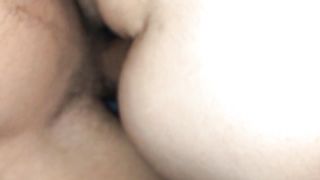 La troia prima si ubriaca e poi lo prende in culo