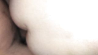 La troia prima si ubriaca e poi lo prende in culo