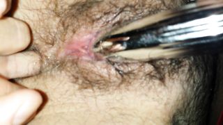 QUANDO TI ASPIRA IL DITO NEL CULO E GODE