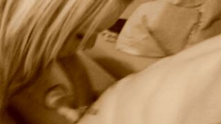 Biondina bravissima mi succhia il cazzo