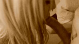 Biondina bravissima mi succhia il cazzo