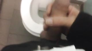 Public masturbation on toilette!