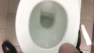 Public masturbation on toilette!
