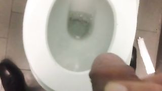 Public masturbation on toilette!