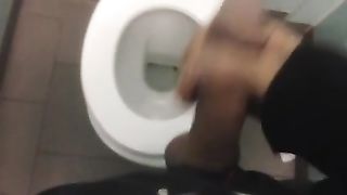 Public masturbation on toilette!