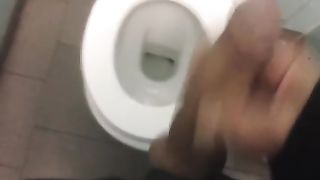 Public masturbation on toilette!