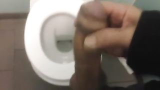 Public masturbation on toilette!