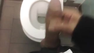 Public masturbation on toilette!