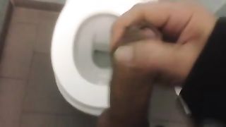 Public masturbation on toilette!