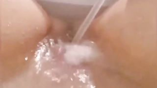 Anteprima del video: Mi sfondo la vagina da sola