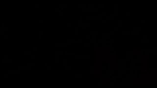 Bella moretta giovane fa un pompino sensuale