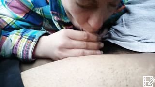 Pompino in auto con sborrata in bocca per 20 euro