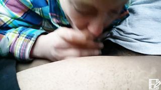 Pompino in auto con sborrata in bocca per 20 euro