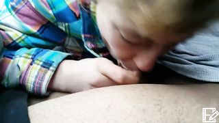 Pompino in auto con sborrata in bocca per 20 euro