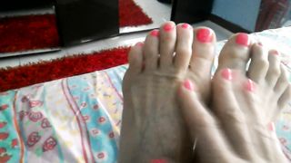 MANYA: I MIEI PIEDINI SMALTATI PER I MIEI FETICISTI