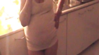 CASALINGA MATURA IN CUCINA