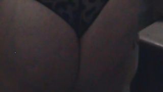 MATURA CON CULO PROVOCANTE