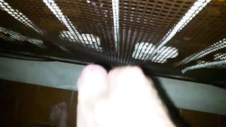 Sega dal balcone al mare