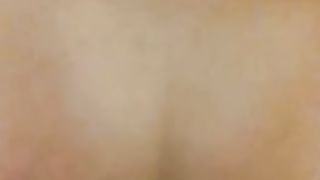 Mia moglie dà il culo ad un suo cliente