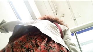 Upskirt con calze a rete