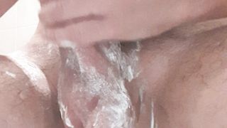 Si insapona il cazzo