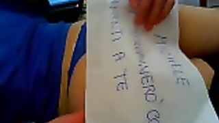 Self-spanking mentre mi struscio a pancia sotto