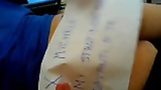 Self-spanking mentre mi struscio a pancia sotto