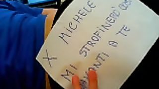 Self-spanking mentre mi struscio a pancia sotto