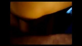 Il bull la incula davanti al marito!