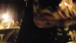 La pago 10 euro per MOSTRARMI le tette !