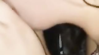 GUARDATE come ci succhia il cazzo la PUTTANAAAA !