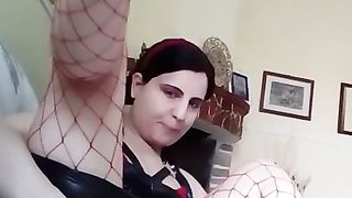 Alla SARDA piace sditalinarsi la fica !