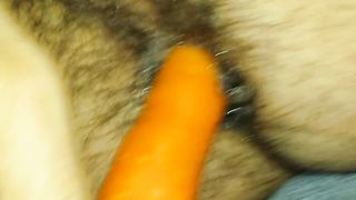 CAROTA INSAPONATA IN CULO