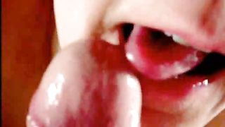 Simona, pompino con bevuta di sperma