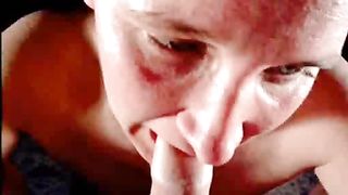 Simona, pompino con bevuta di sperma