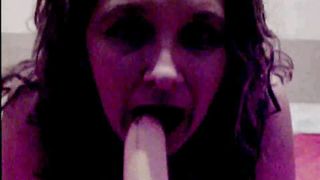 Simona mentre si masturba con una banana