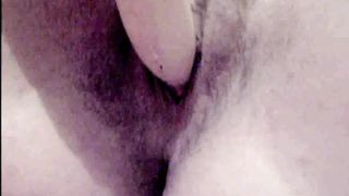 Simona mentre si masturba con una banana