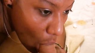 Marcela voluttuoso pompino al suo partner Charly